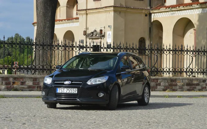 samochody osobowe Ford Focus cena 27800 przebieg: 282100, rok produkcji 2011 z Wąchock